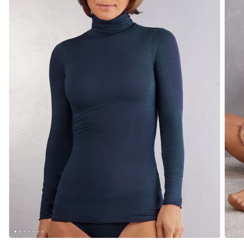 Turtleneck top